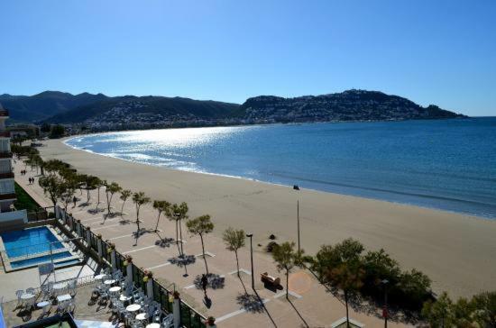 Holidays Penthouse Vues Panoramiques Sur Le Port Naval,Un Sejour Elegant Assure " Wifi Parquing Gratuit Roses Extérieur photo